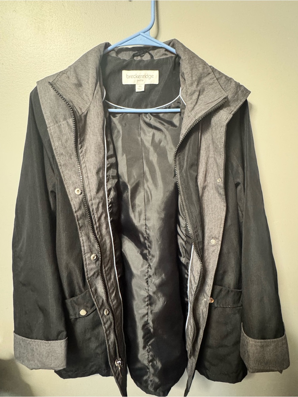 Breckenridge Petite black lightweight anorak rain jacket/coat